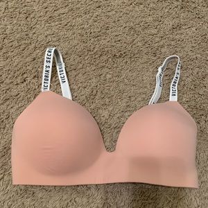 NWOT Victoria’s Secret T-Shirt Wireless Bra